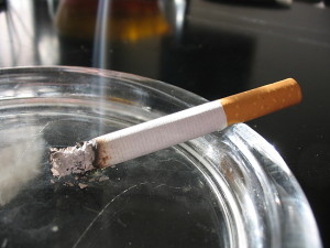 Дым-сигарет-убивает-мужскую-потенцию